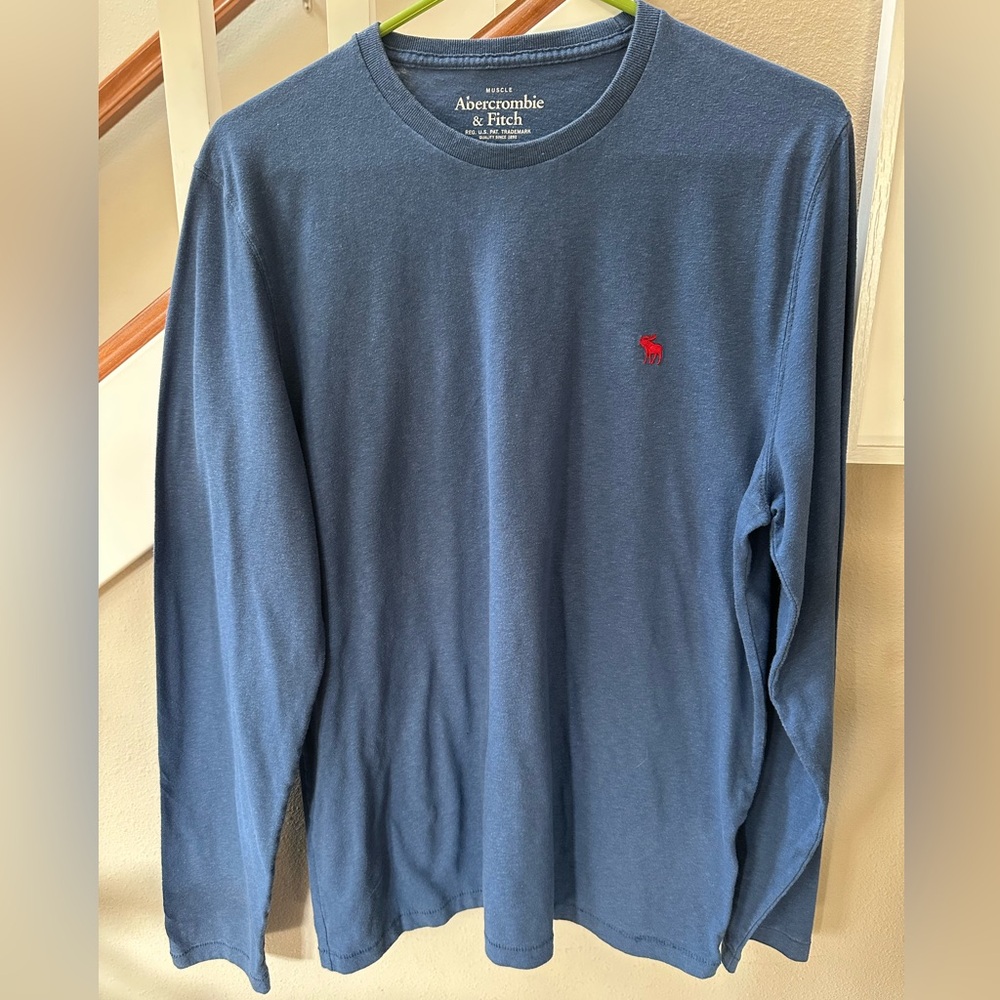 Abercrombie & Fitch Men's Long Sleeve Blue Tee